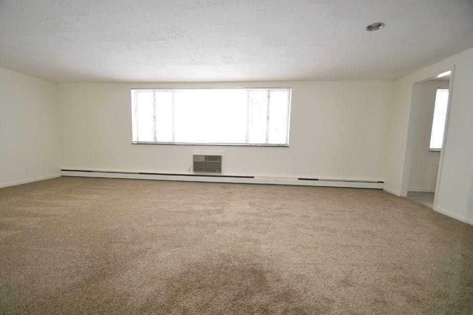 1077 East Ave #4A - Photo 2 of 10