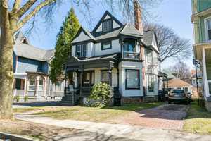 featured image of 500 Oxford St #1