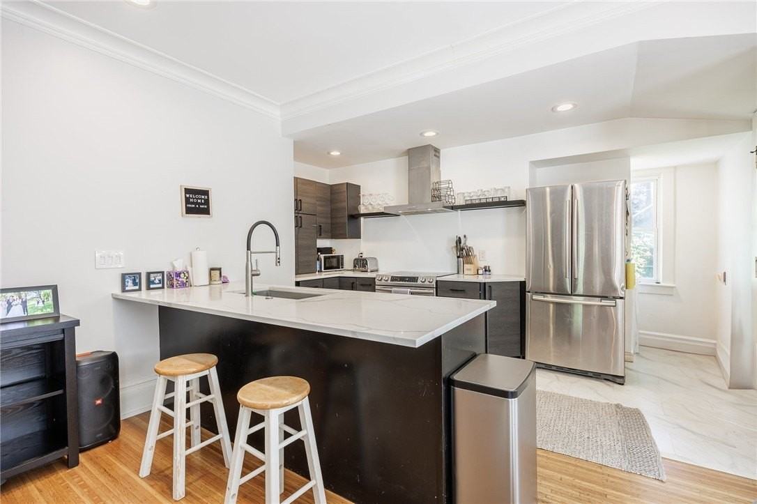 256 Oxford St #1 - Photo 5 of 24