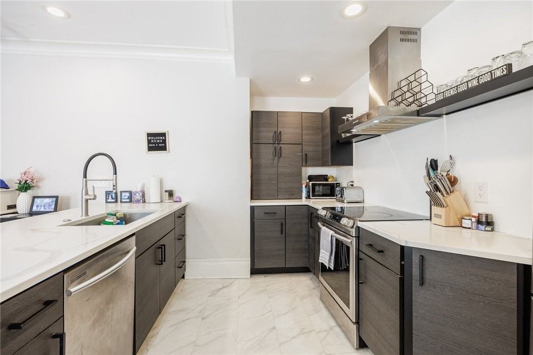 256 Oxford St #1 - Photo 7 of 24