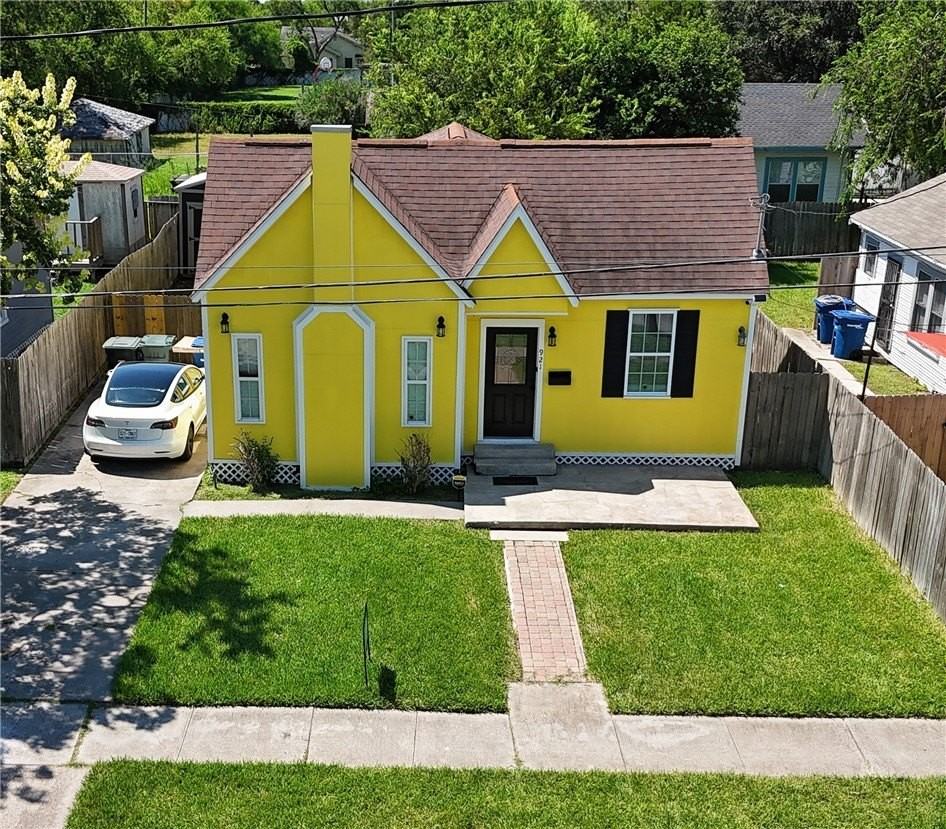 921 Elizabeth St - Photo 2 of 25