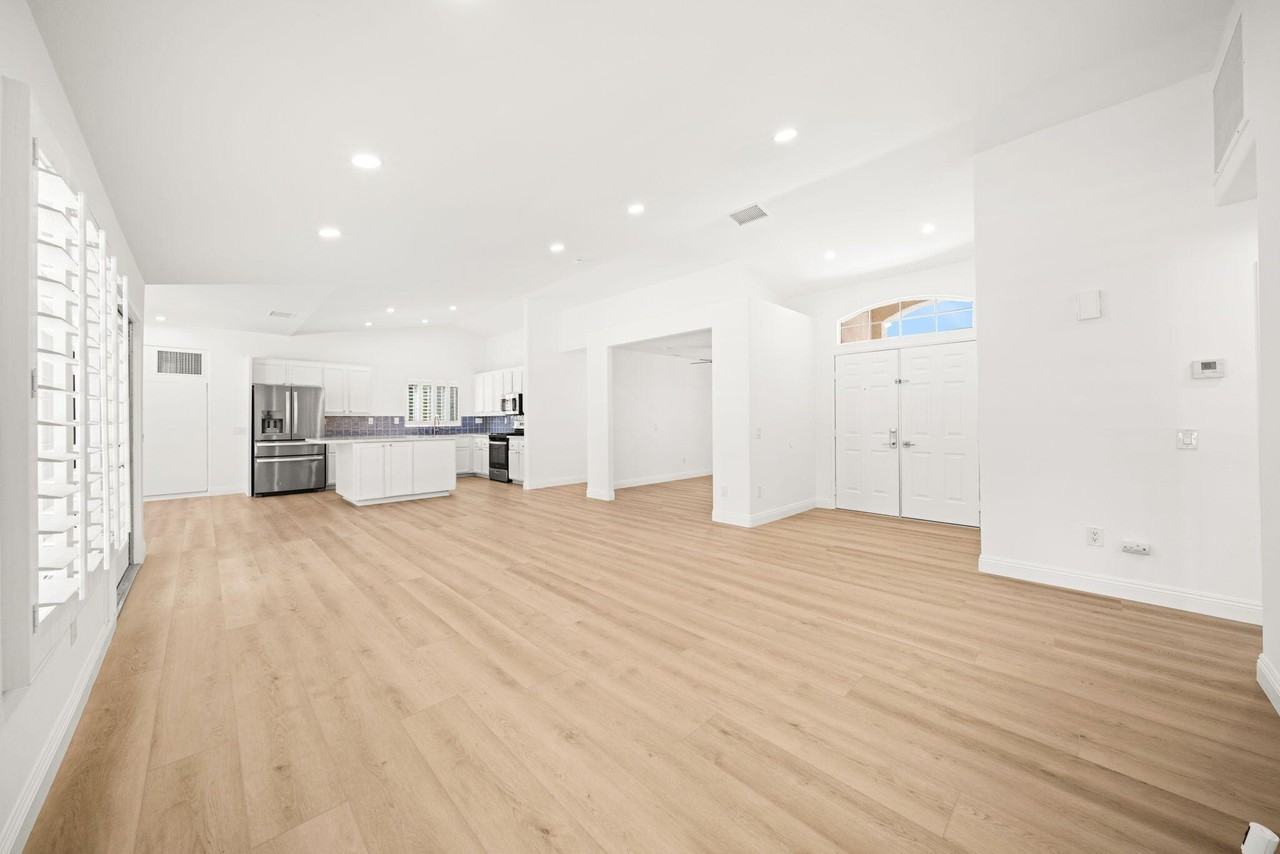 37762 Drexell Dr - Photo 7 of 37