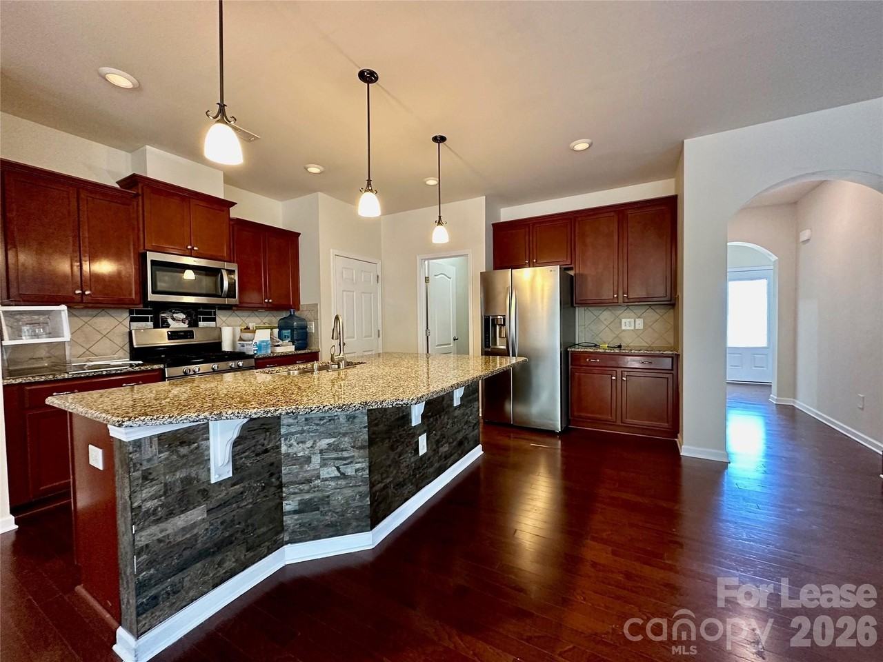 1218 Clingman Dr - Photo 4 of 29