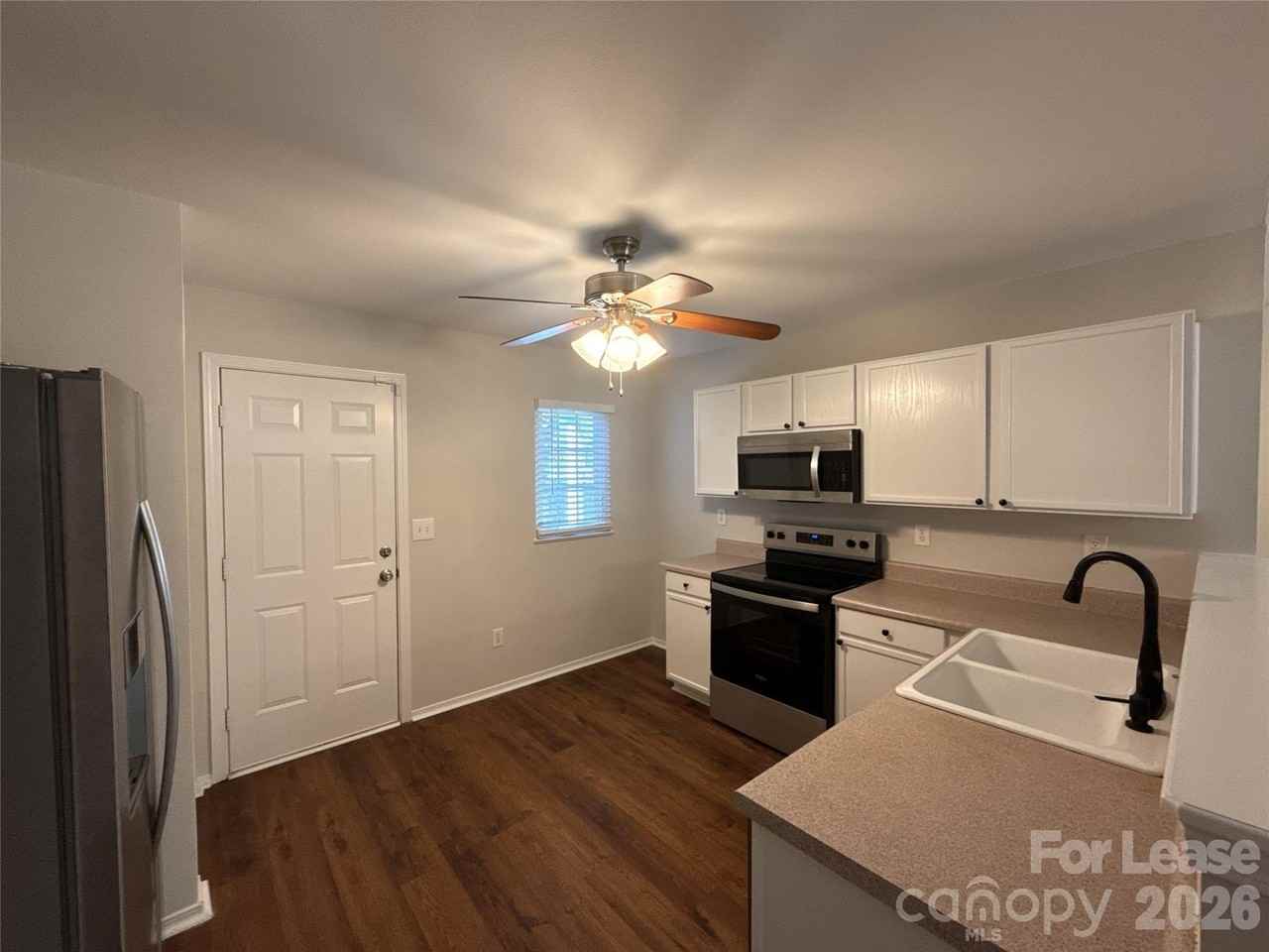 15732 Circlegreen Dr - Photo 4 of 16