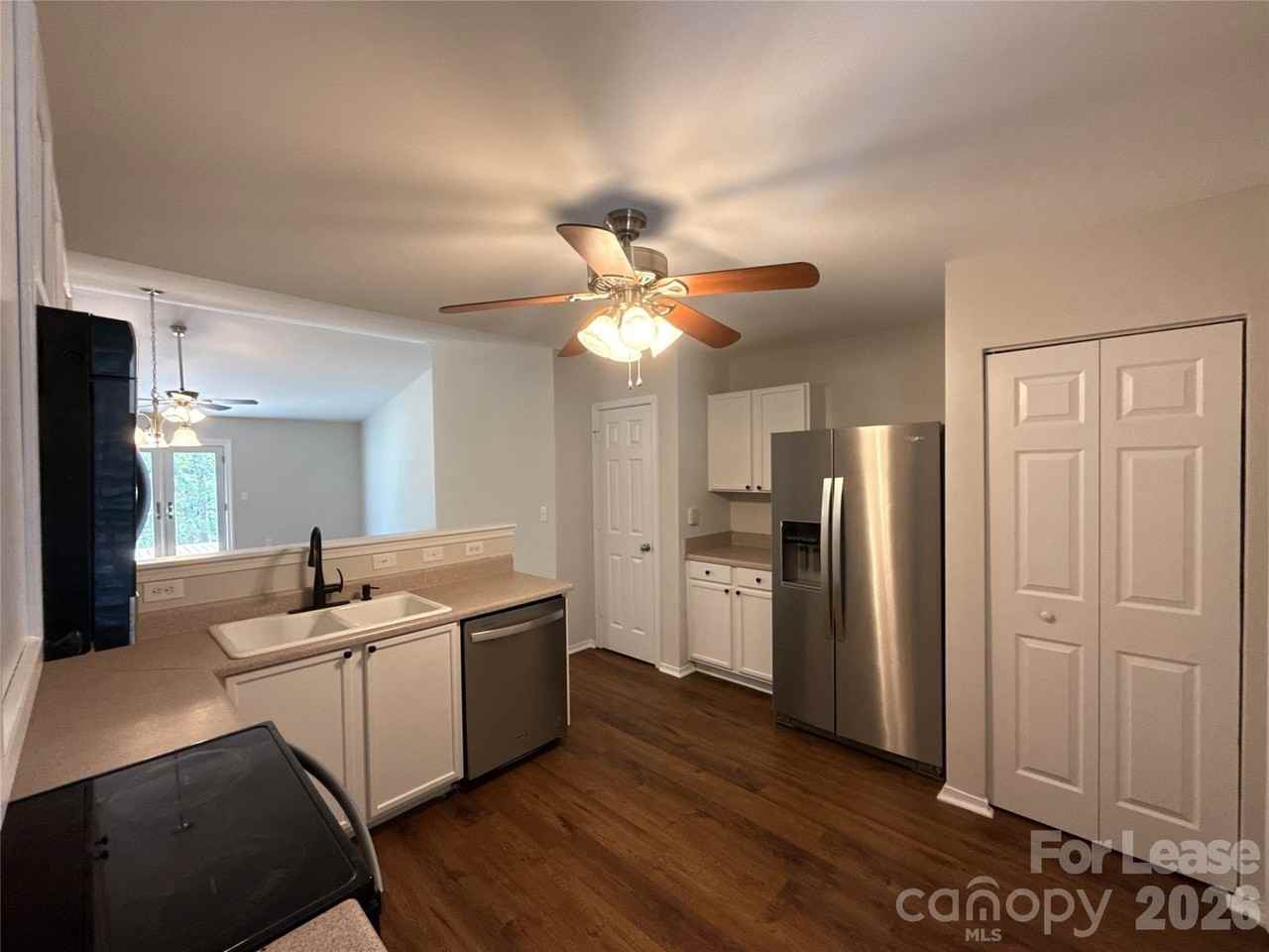 15732 Circlegreen Dr - Photo 5 of 16