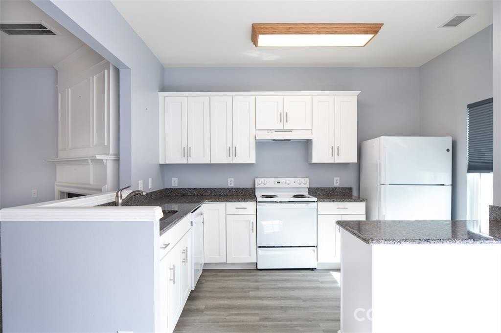 3124 Mannington Dr - Photo 4 of 8