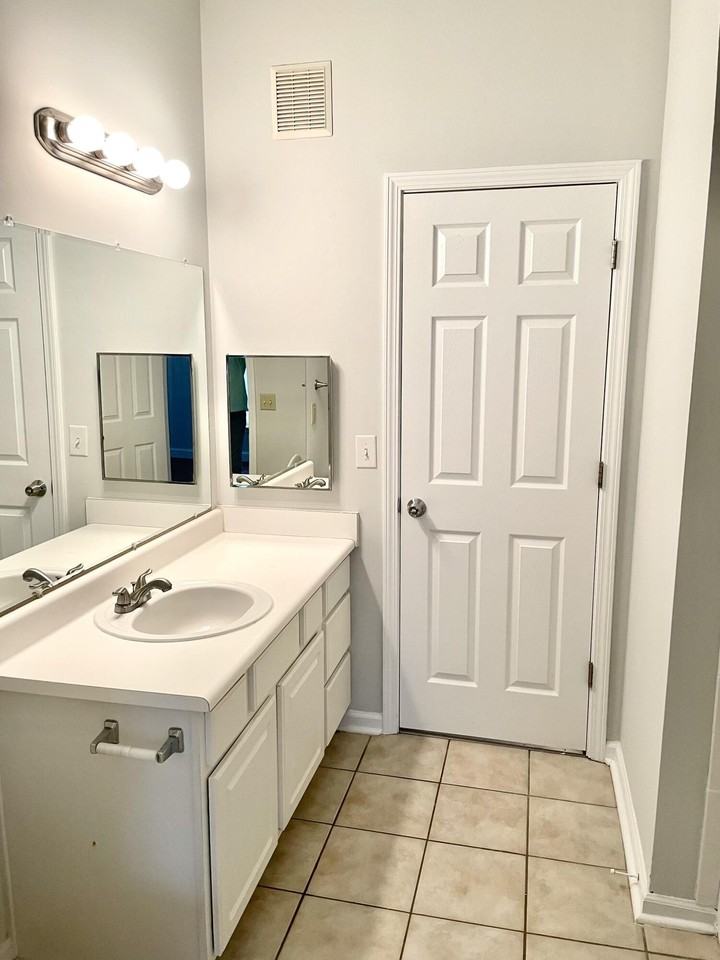 1600 Long Grove Dr #1521 - Photo 5 of 21