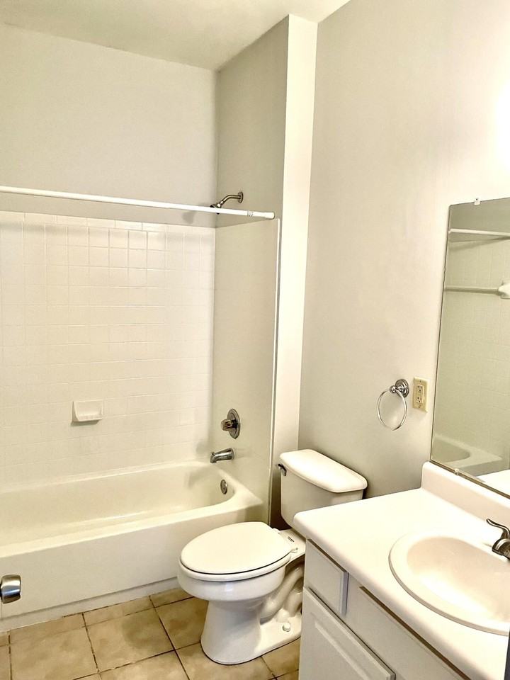 1600 Long Grove Dr #1521 - Photo 7 of 21