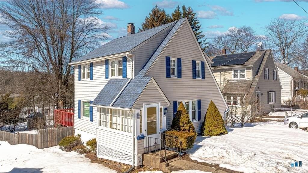 55 Bronx Ave - Photo 2 of 33