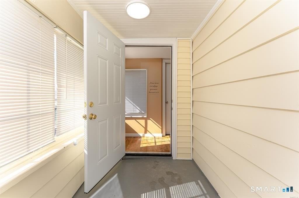 55 Bronx Ave - Photo 3 of 33