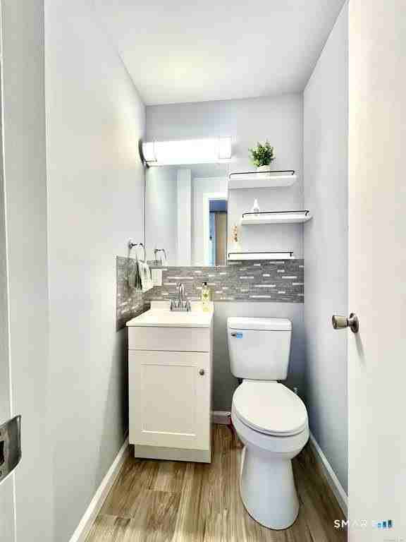 55 Bronx Ave - Photo 5 of 33