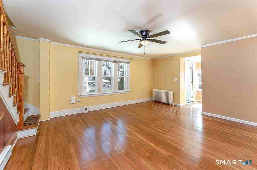 55 Bronx Ave - Photo 6 of 33