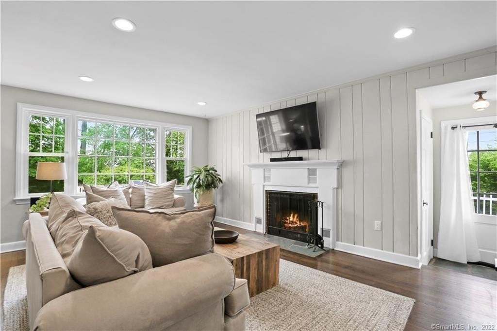 80 Ridgewood Ave - Photo 4 of 40