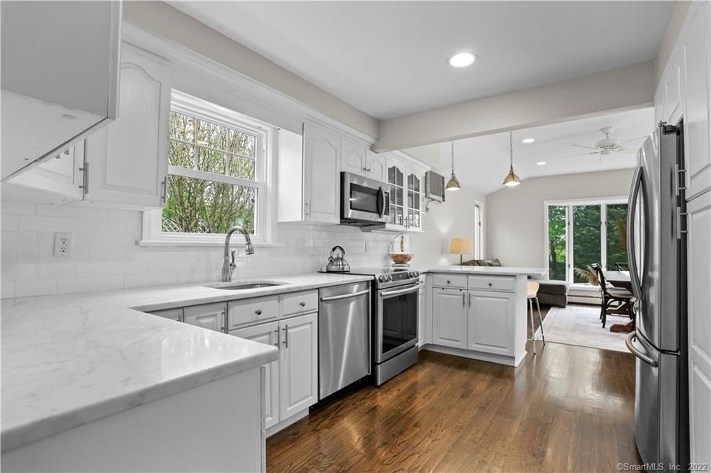 80 Ridgewood Ave - Photo 5 of 40