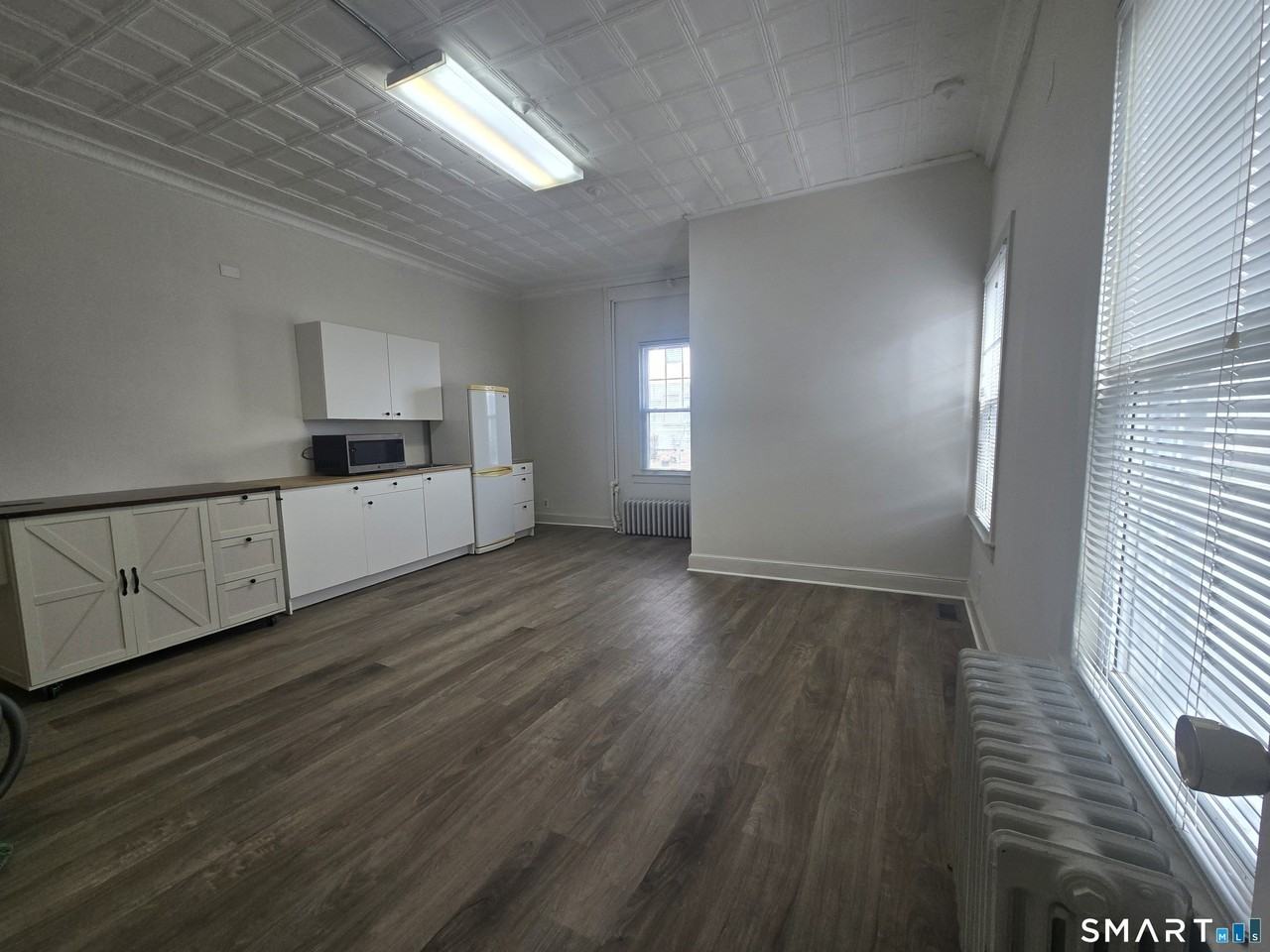 49 Woodside St - Photo 4 of 10