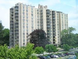 featured image of 1 Strawberry Hill Ct #8J