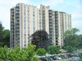 1 Strawberry Hill Ct #8J - Photo 1 of 1