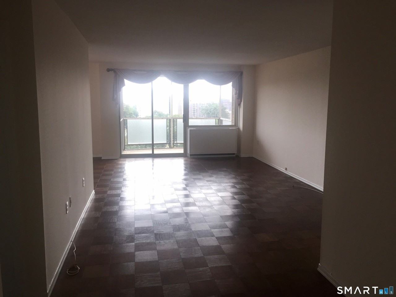 1 Strawberry Hill Ct #8J - Photo 2 of 16