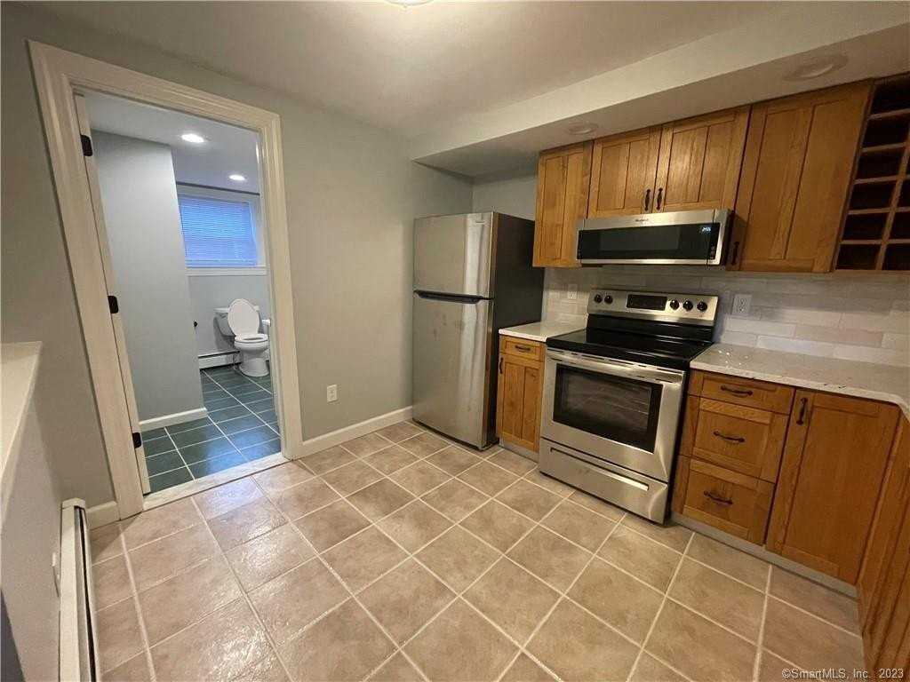 324 Main St #3 - Photo 6 of 16