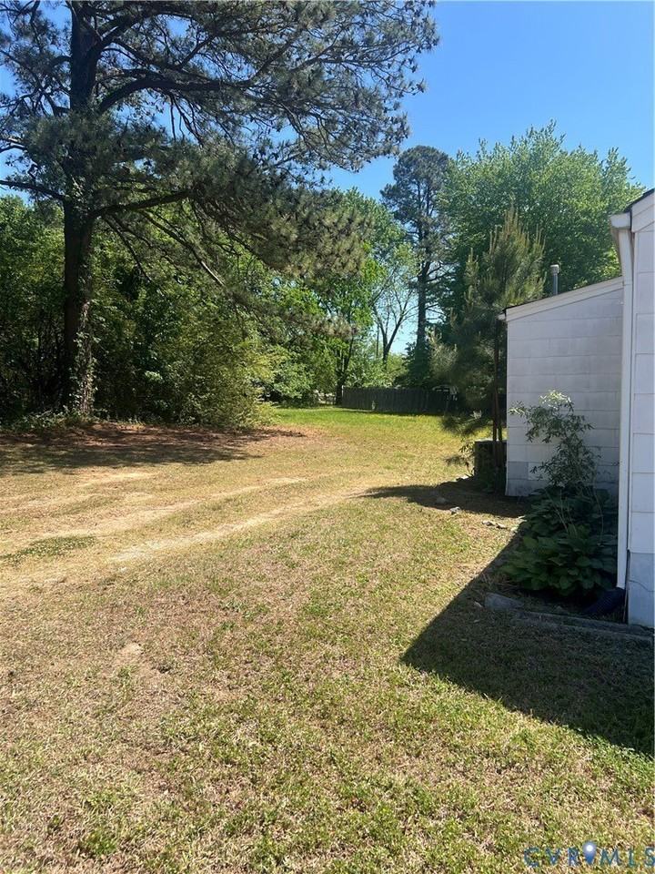 2107 Johnson St - Photo 2 of 13