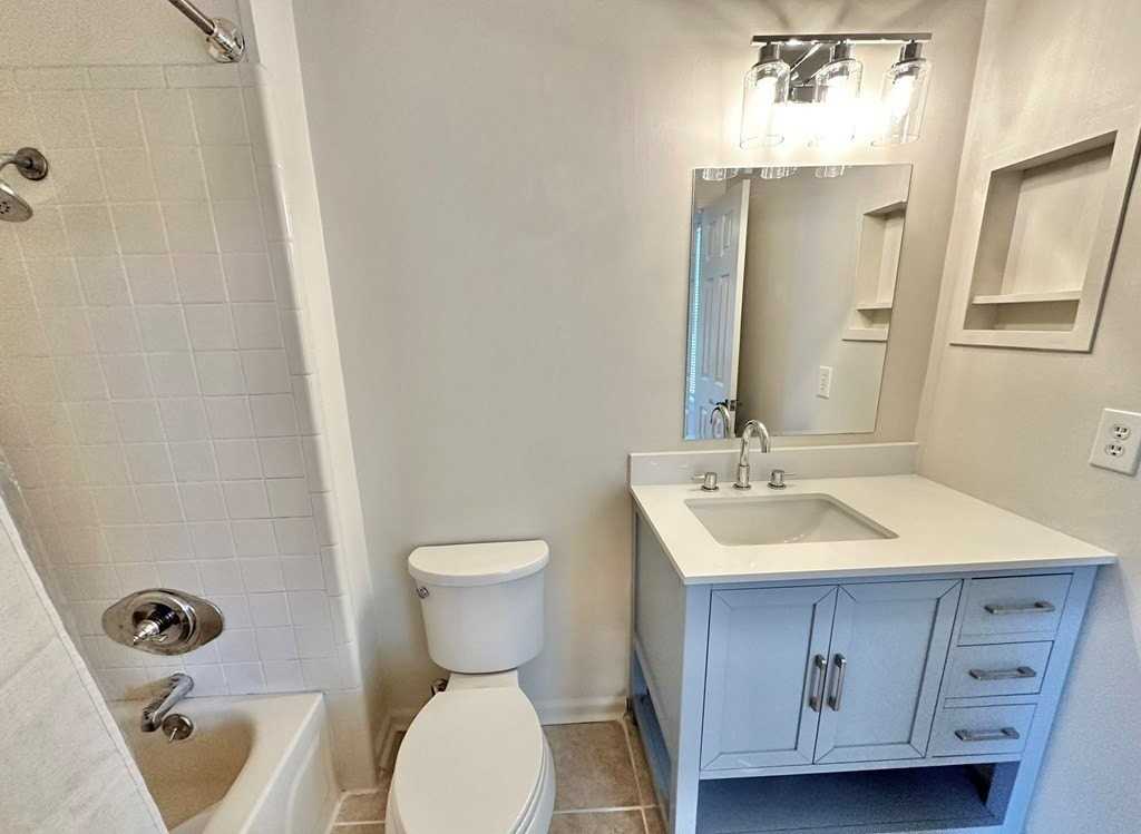 2202 Provincial St - Photo 3 of 12