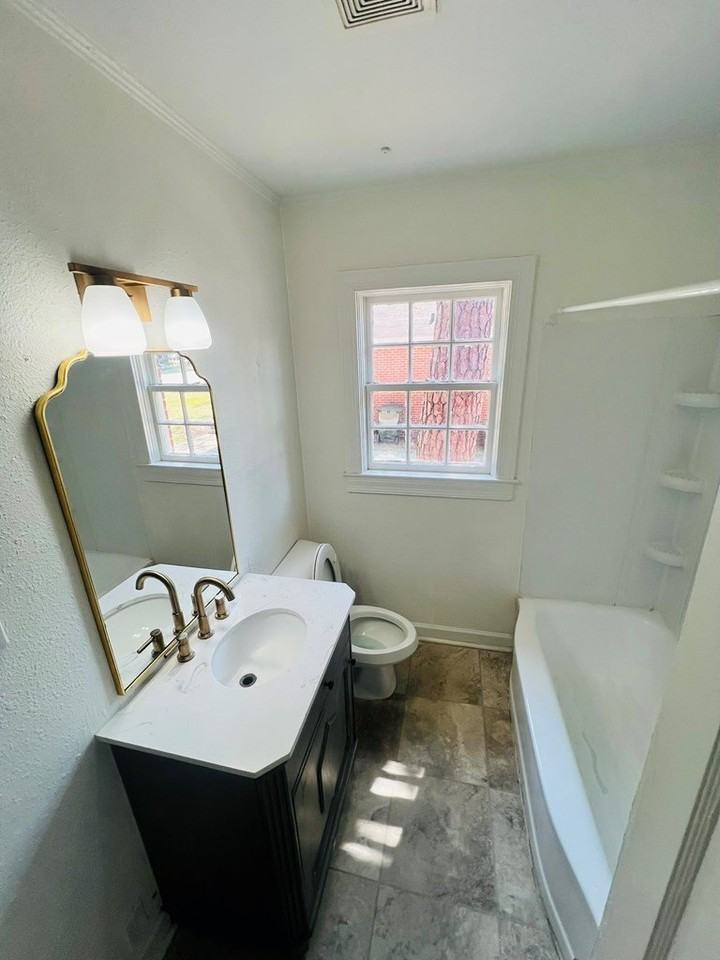 1658 W Main St ## 1 - Photo 4 of 7