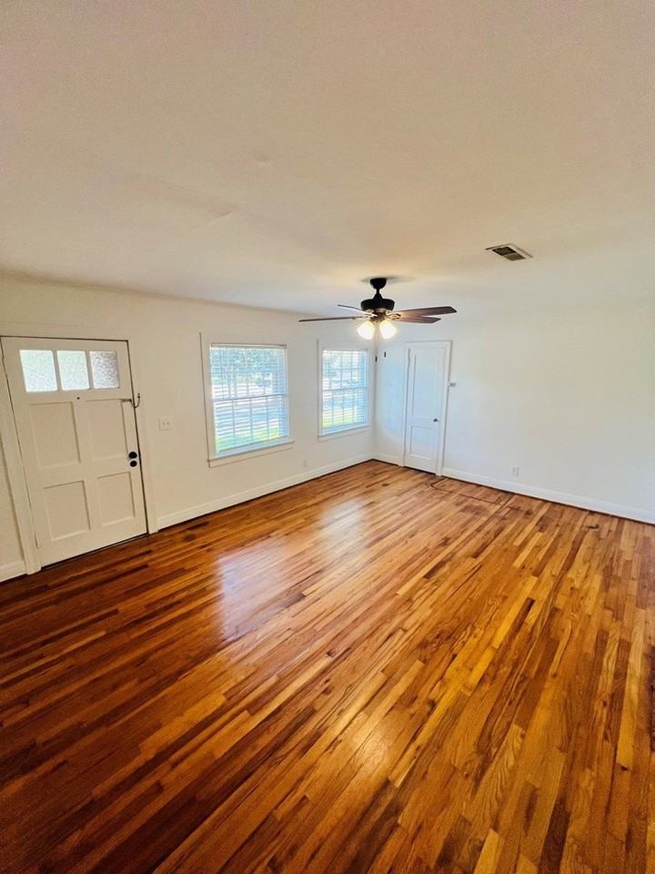 1658 W Main St ## 1 - Photo 6 of 7