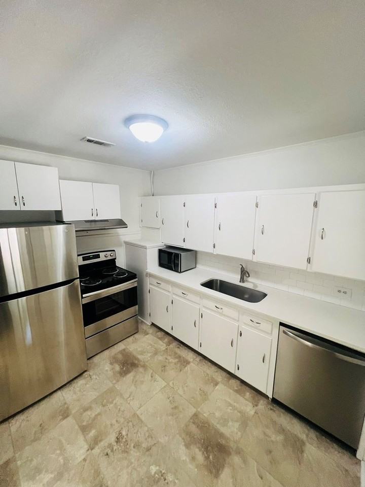 1658 W Main St ## 1 - Photo 7 of 7