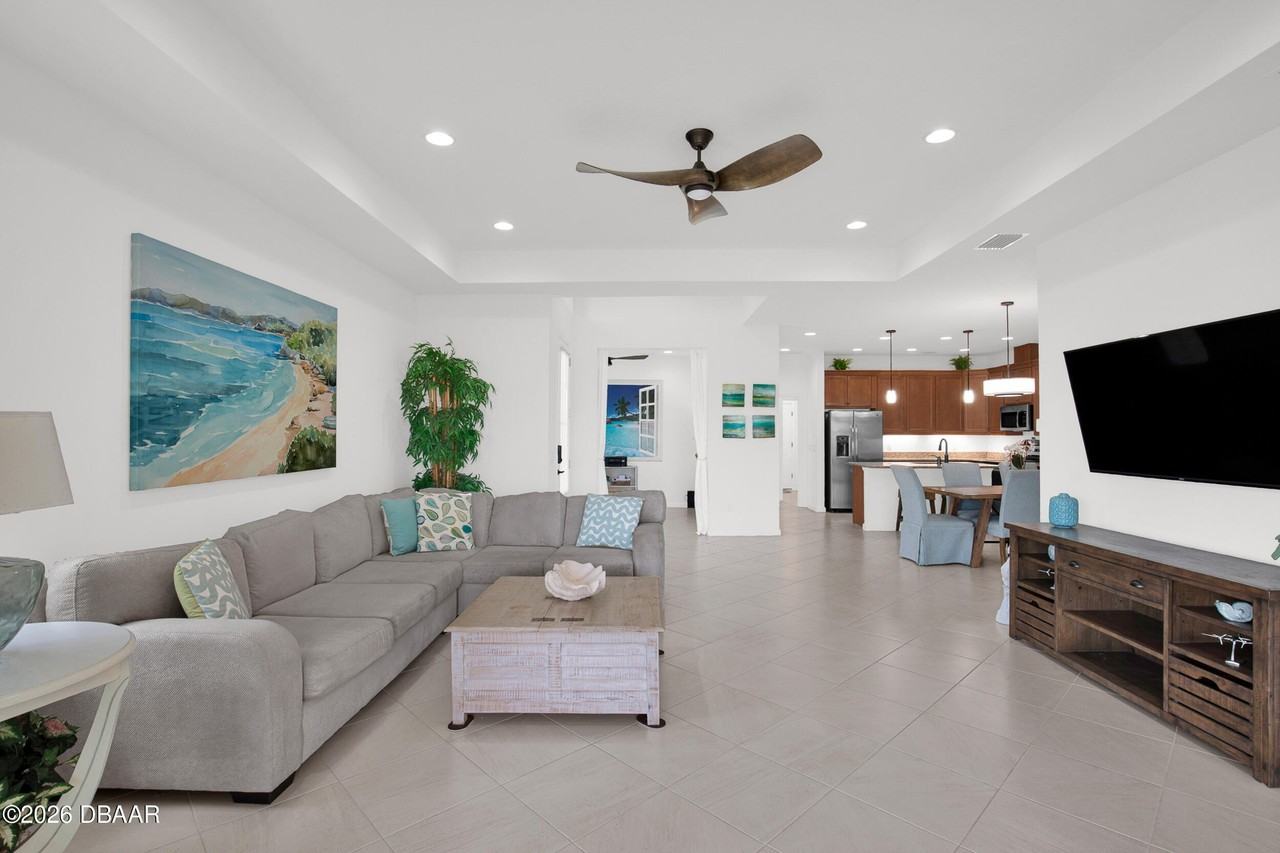 251 Island Breeze Ave - Photo 4 of 50