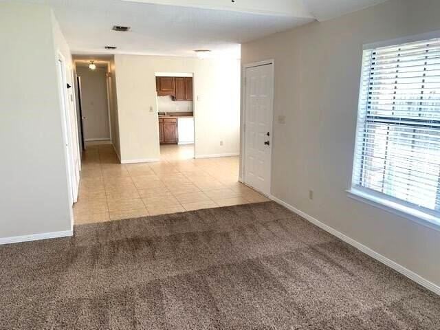 1825 Hunters Path - Photo 3 of 14