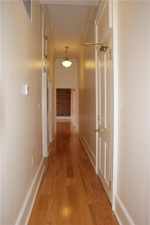 237 Dauphine St - Photo 3 of 12