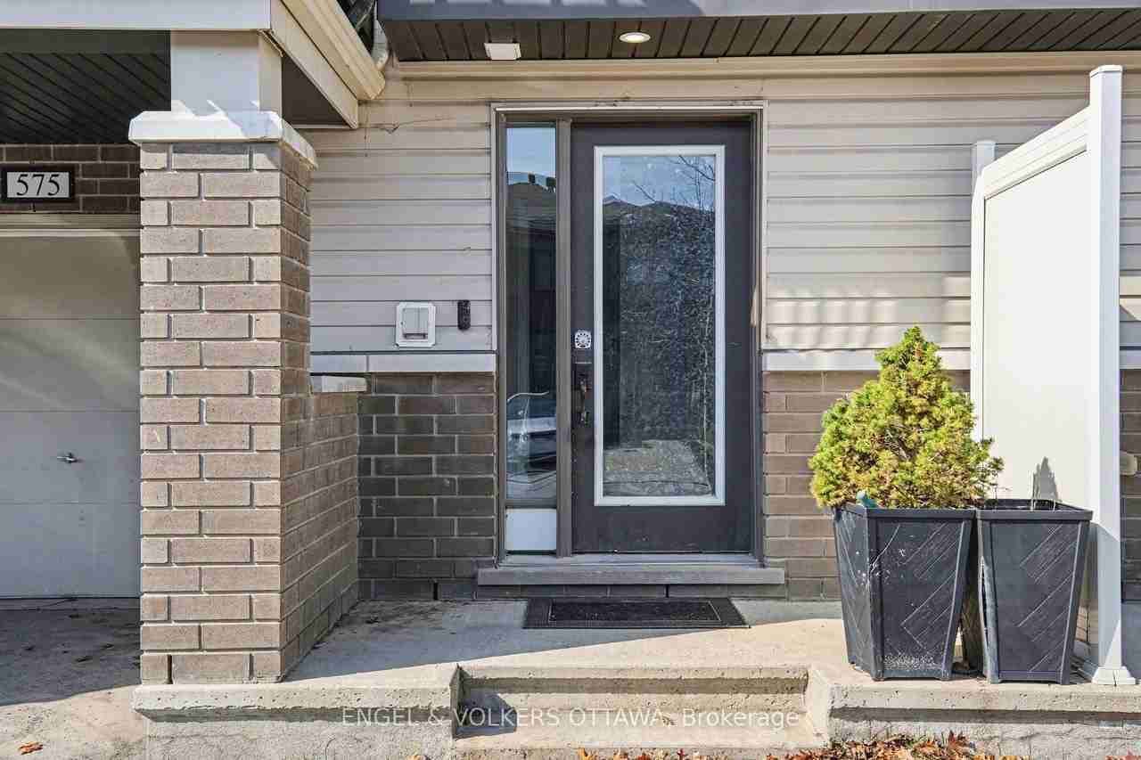 575 Roundleaf Way - Photo 3 of 31