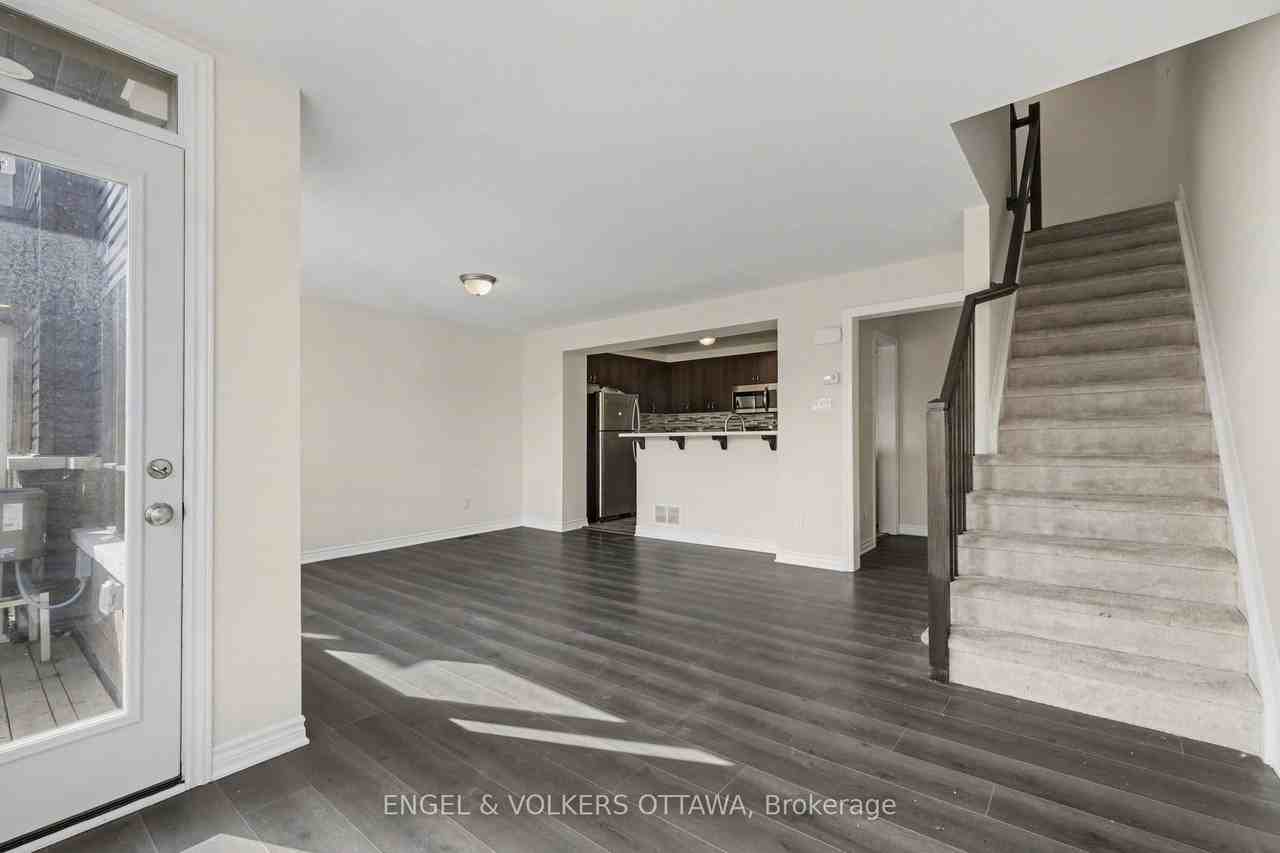 575 Roundleaf Way - Photo 7 of 31