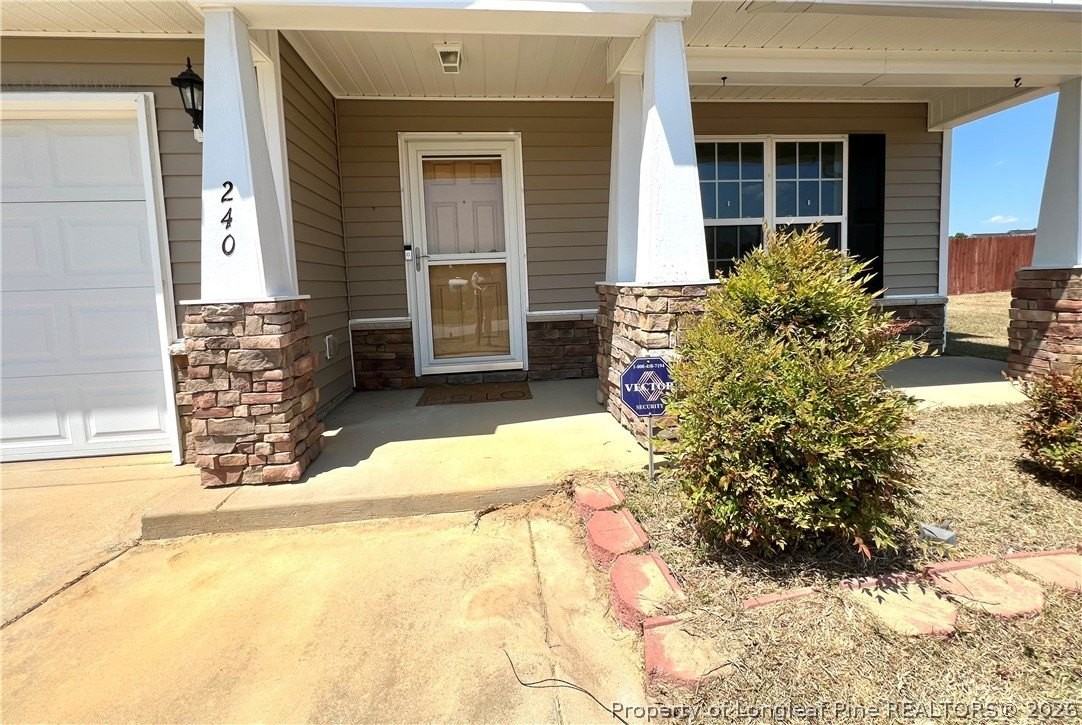 240 Declaration Dr - Photo 3 of 37