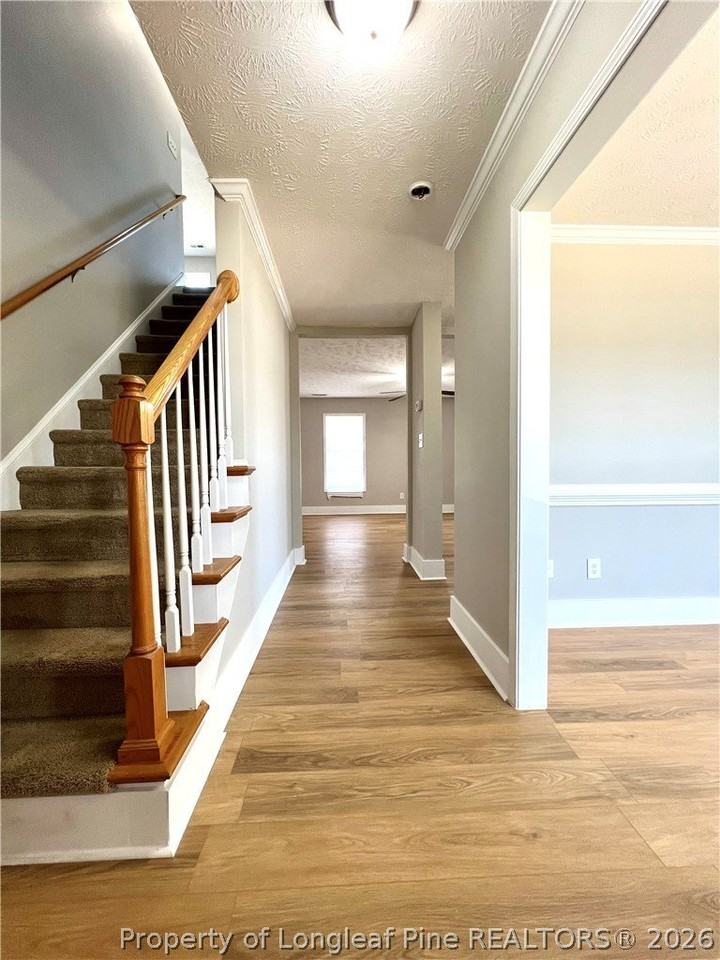 240 Declaration Dr - Photo 5 of 37