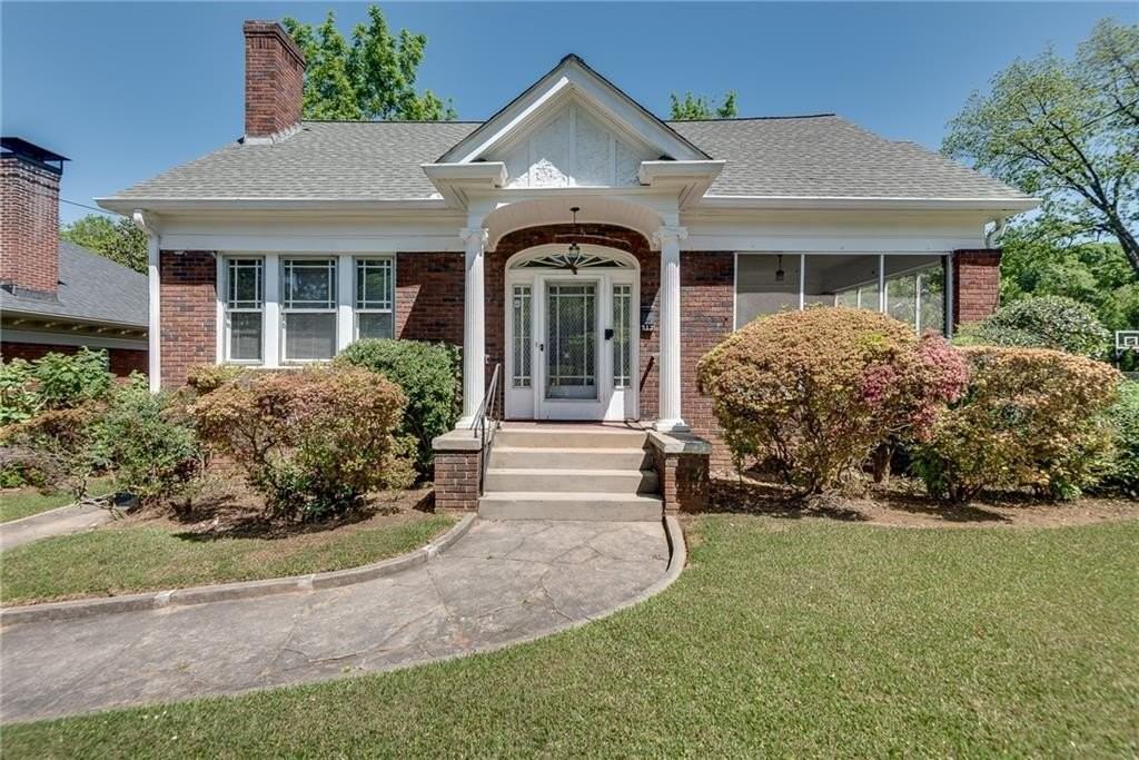 812 Adair Ave Ne - Photo 2 of 44