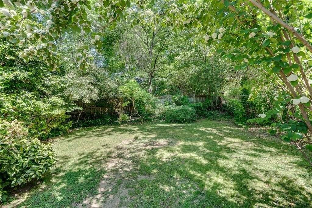 812 Adair Ave Ne - Photo 7 of 44