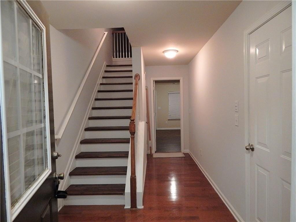 2199 Landing Walk Dr - Photo 5 of 47