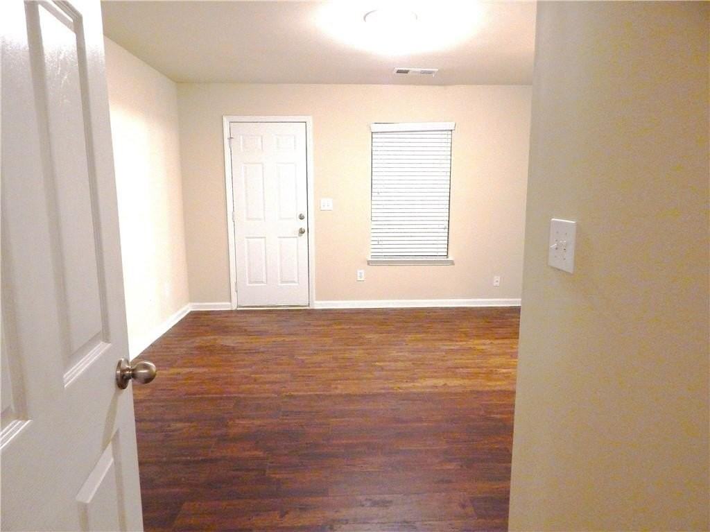 2199 Landing Walk Dr - Photo 7 of 47