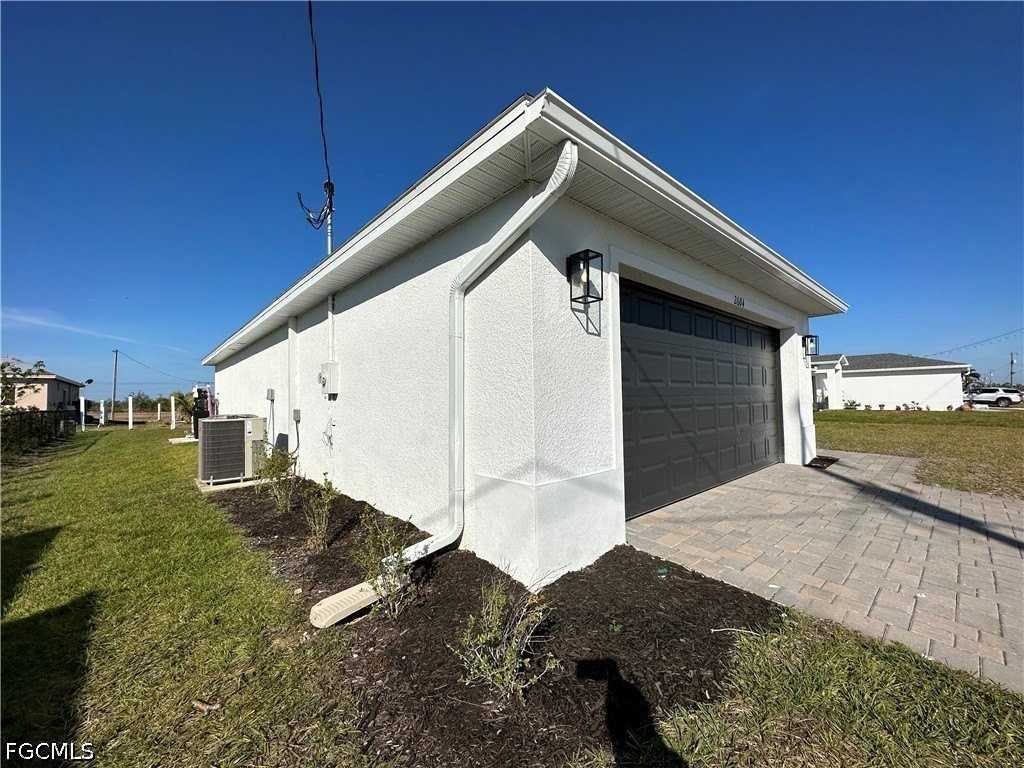 2604 Nw 8th Pl - Photo 2 of 18