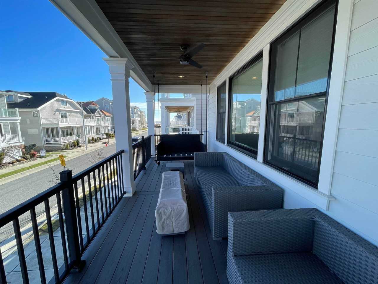 102 S Essex Ave - Photo 4 of 50