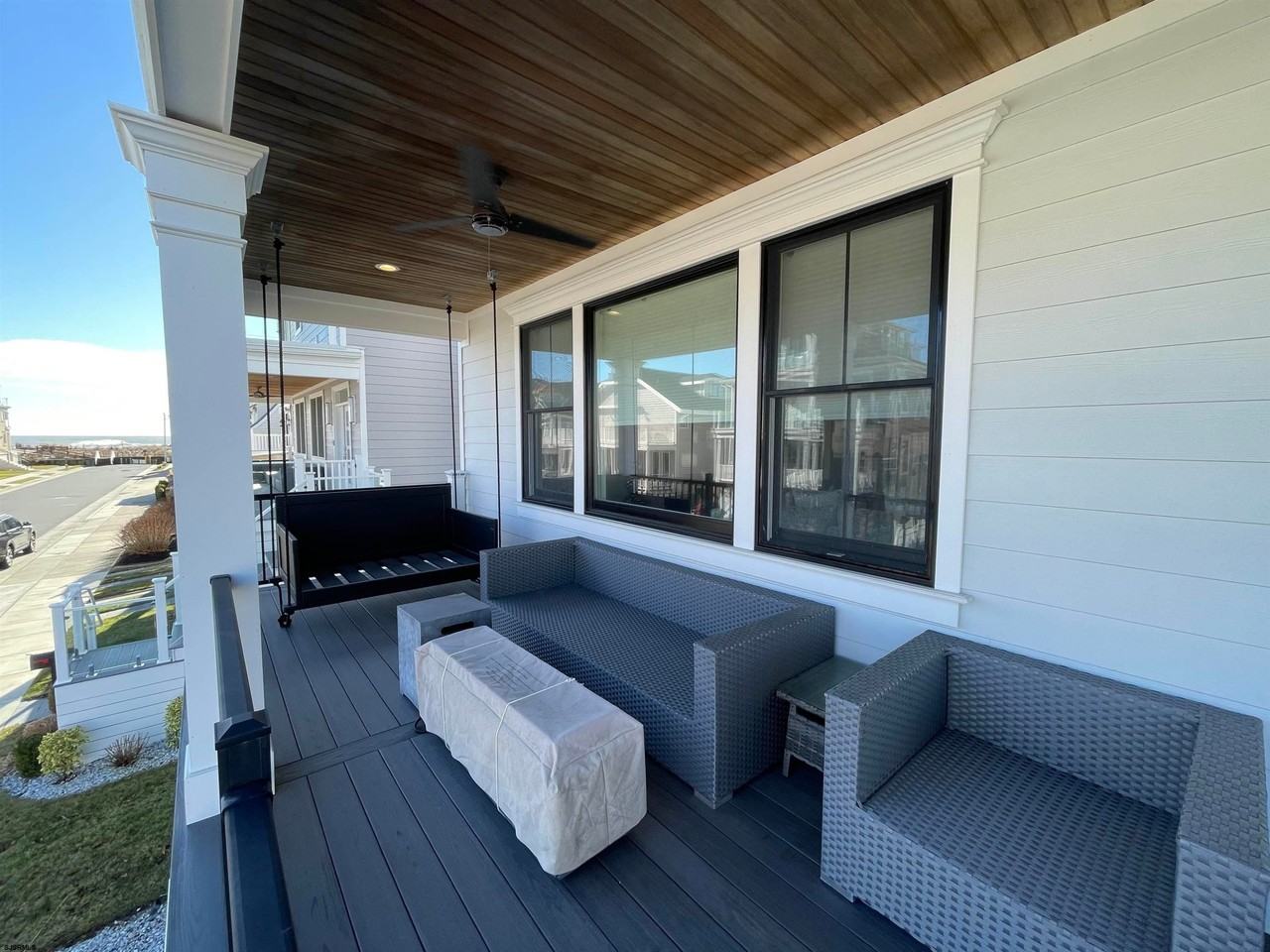 102 S Essex Ave - Photo 5 of 50