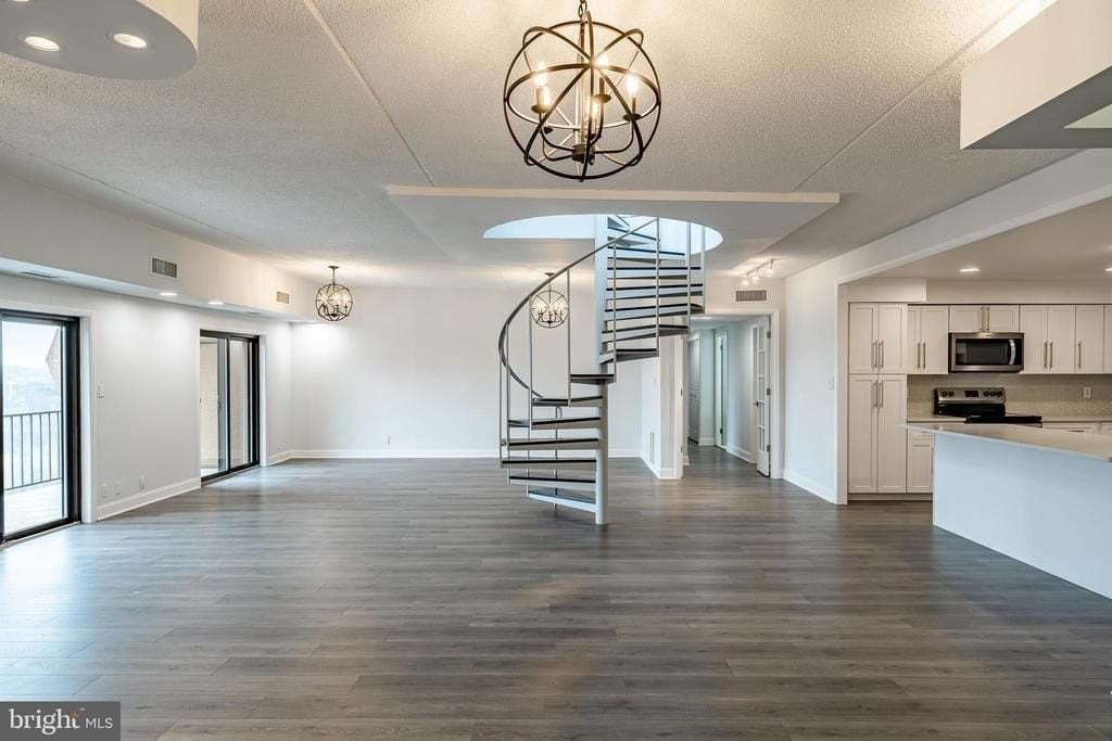 21510 Valley Forge Cir #1510 - Photo 6 of 39