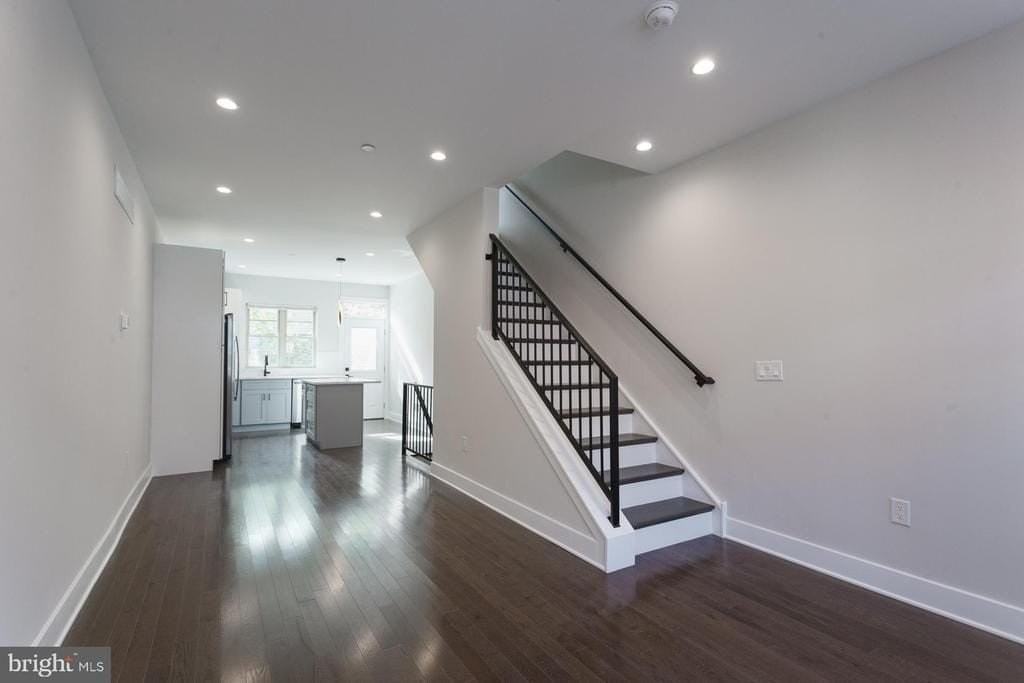 2722 Latona St - Photo 2 of 17
