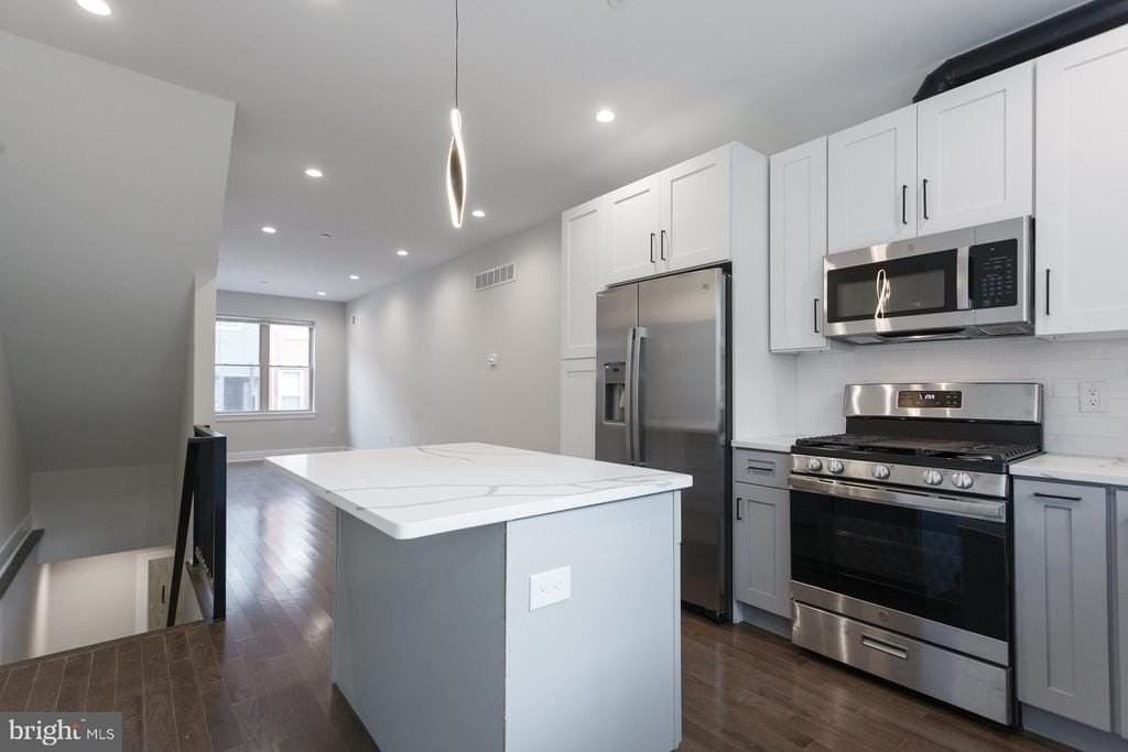 2722 Latona St - Photo 3 of 17