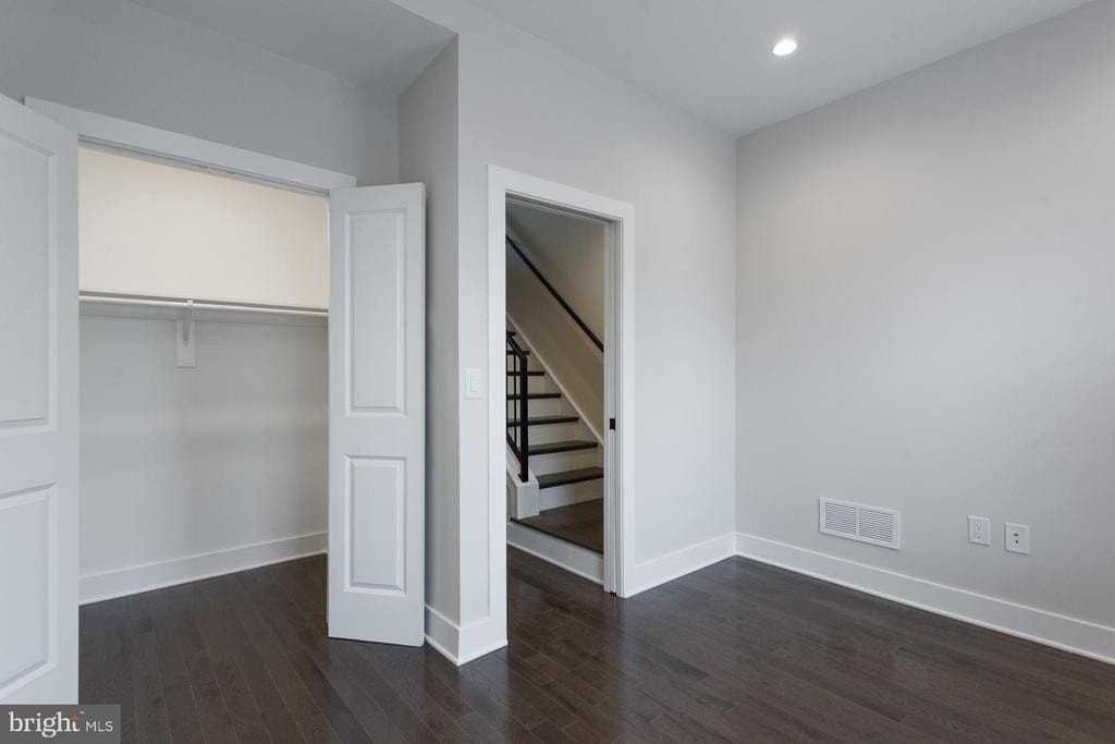 2722 Latona St - Photo 6 of 17