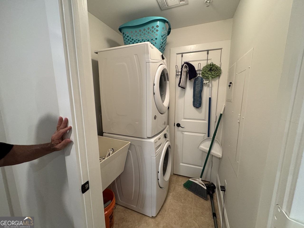 1010 Tailwater Unit D - Photo 4 of 18