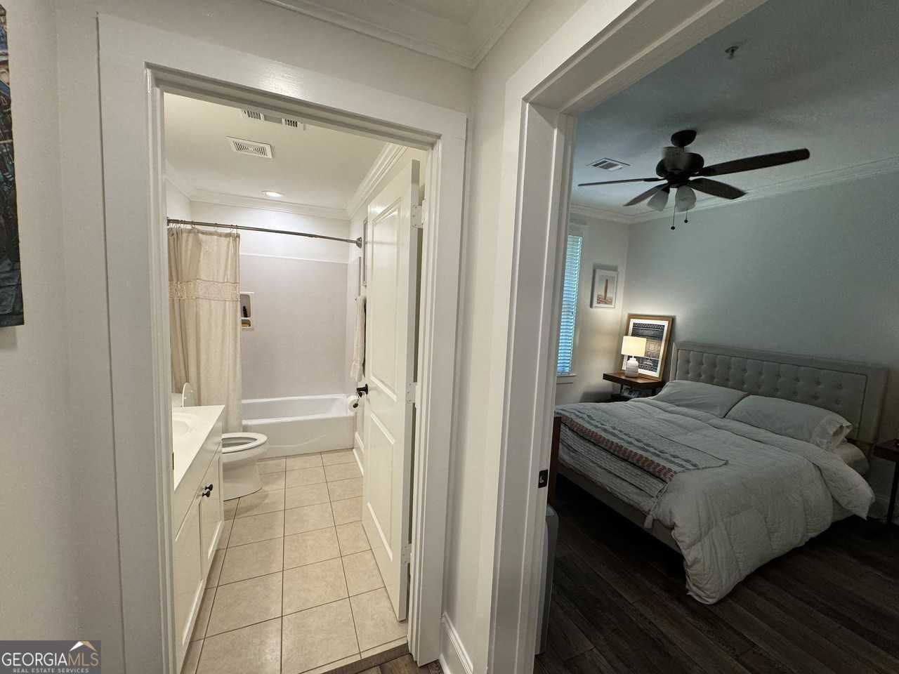 1010 Tailwater Unit D - Photo 6 of 18