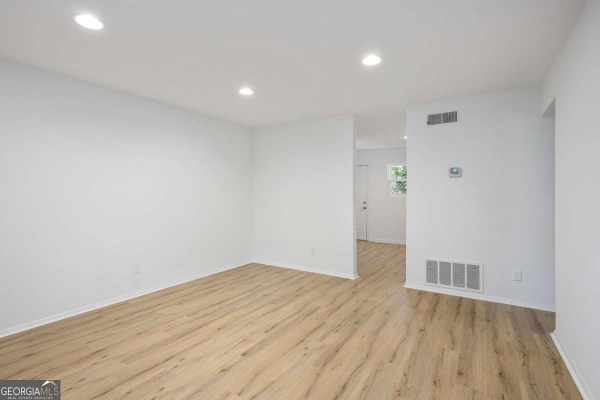 1170 Greenwich St Sw #3 - Photo 3 of 22