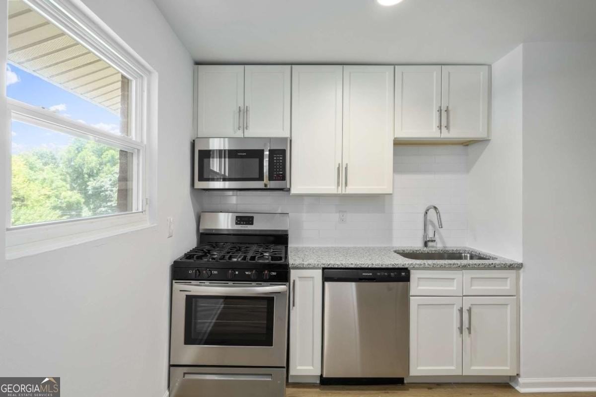 1170 Greenwich St Sw #3 - Photo 6 of 22